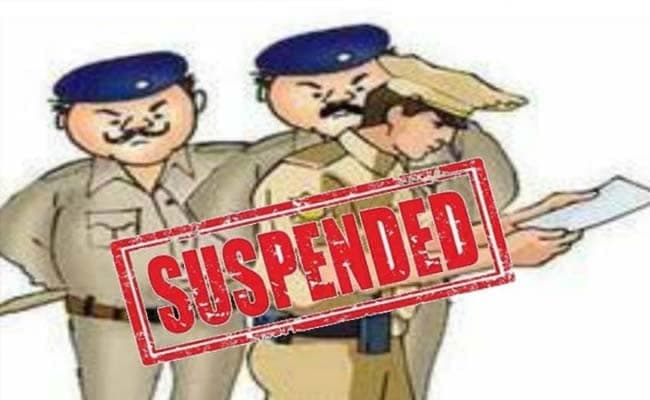 रेत चोरी के आरोपी को 3 पुलिसकर्मियों ने बेरहमी से पीटा, कार्रवाई