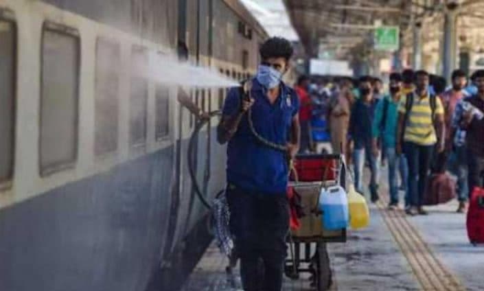 Railway: यात्रीगण कृपया ध्यान दें..दर्जनभर से अधिक ट्रेनों का परिचालन शुरू, देखे लिस्ट