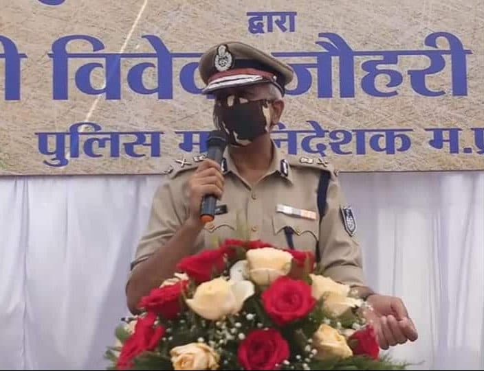 जबलपुर पहुंचे एमपी डीजीपी विवेक जोहरी, पुलिस कर्मचारियों की सुनी समस्या