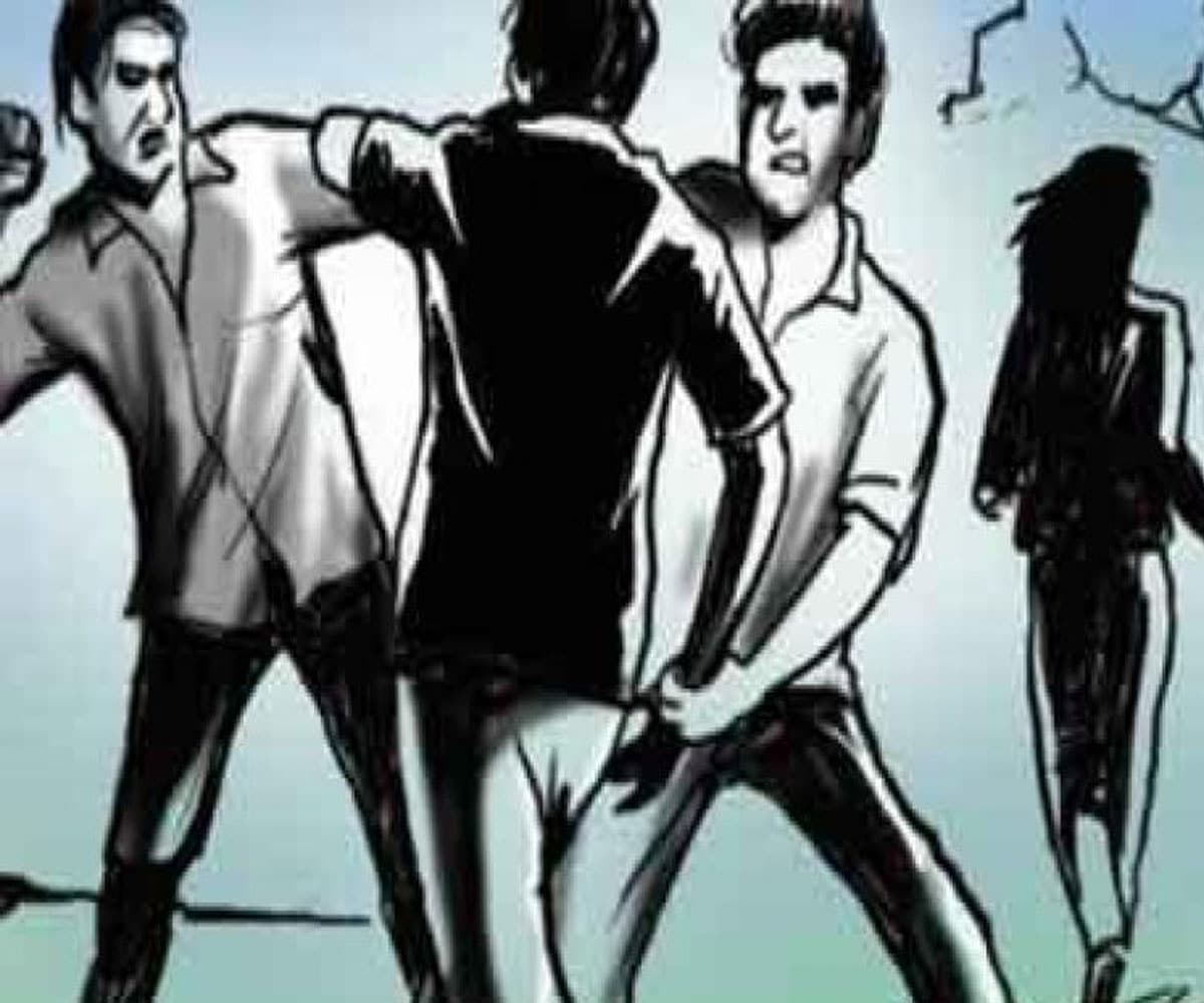 पति को बचाने दौड़ी डॉक्टर पत्नी को आरोपियों ने दी गैंग रेप की धमकी, आरोपी गिरफ्तार