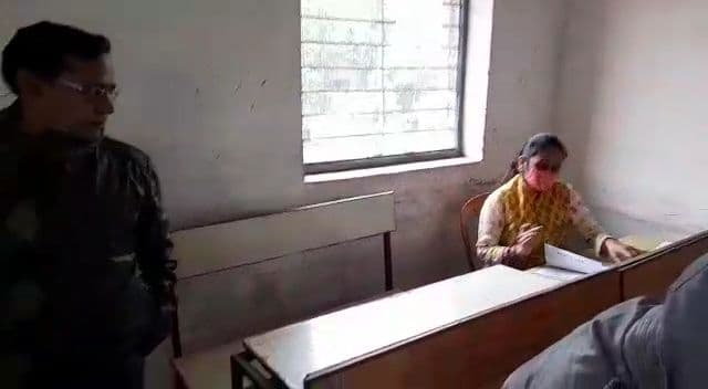 जुनून: दसवीं की परीक्षा देते दिखीं दबंग विधायक रामबाई, आम परीक्षार्थी की तरह आई नजर
