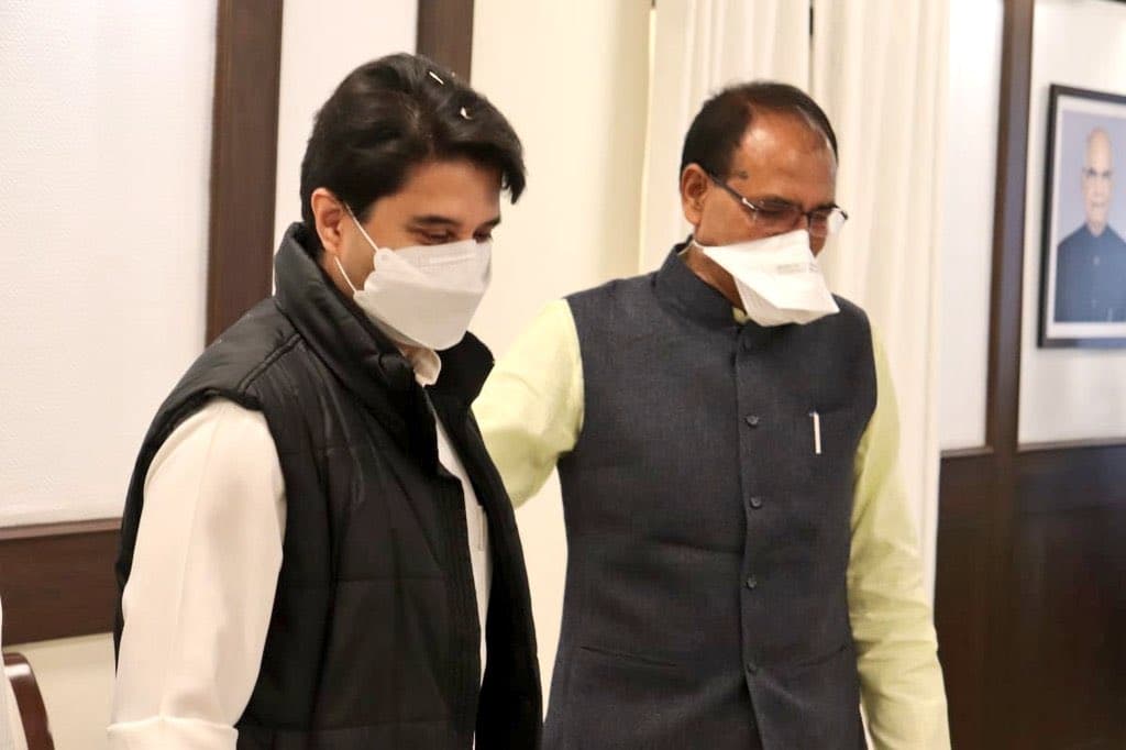 MP Politics : एमपी कांग्रेस का ट्वीट- 2 जयचंद फिर मलाई पायेंगे, बीजेपी विधायक छले जायेंगे
