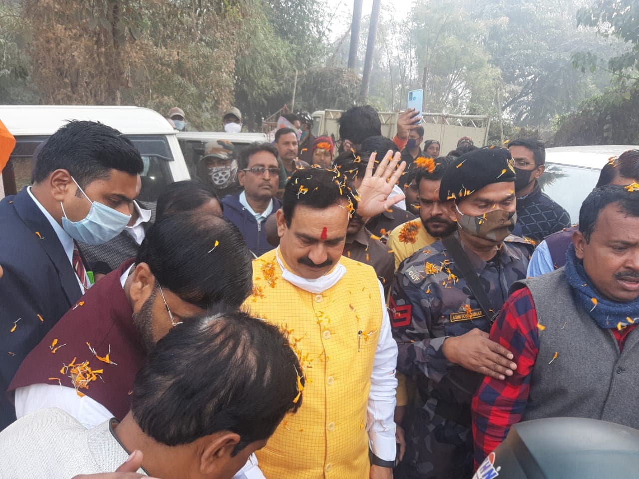 पश्चिम बंगाल : नरोत्तम मिश्रा का जोरदार स्वागत, बोले- किसानों के सम्मान में कमी नहीं आने देंगे