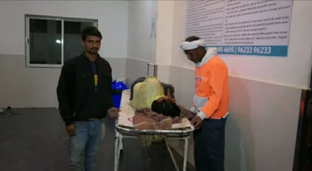 दुष्कर्म के इरादे से ले जा रहे थे पत्नी को, विरोध किया तो पति पर तीर से किया हमला