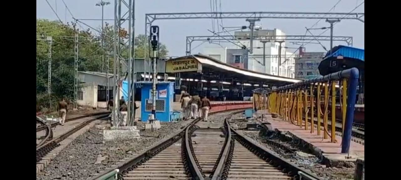 रेल रोको आंदोलन: मप्र में दिखा प्रदर्शन का असर, रेलवे और प्रशासन की बड़ी तैयारी