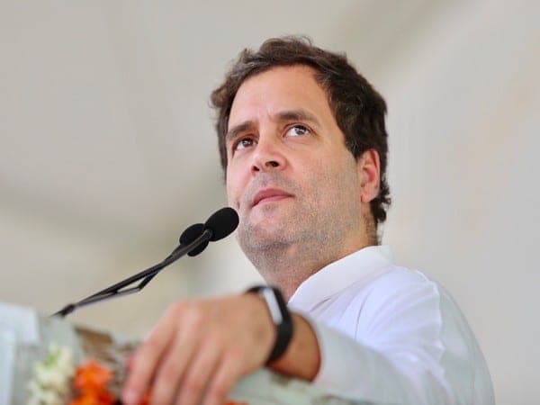 ऑक्सीजन की कमी से हांफ रहा देश, भारत सरकार को धन्यवाद: राहुल गांधी