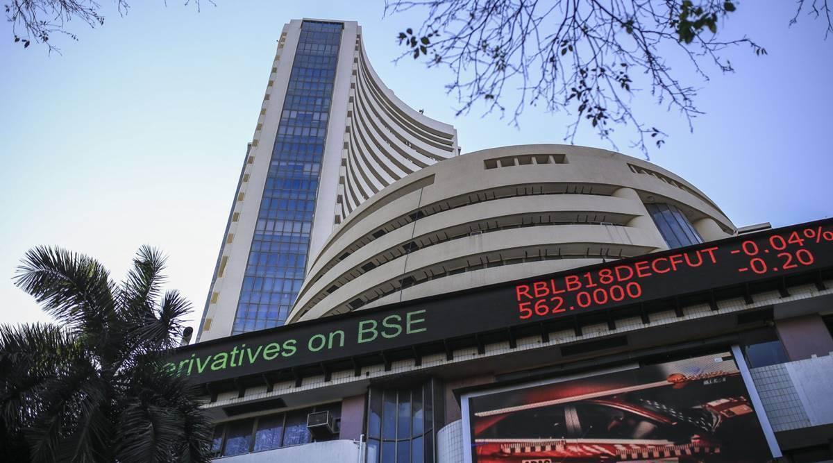 सोमवार को 1700 अंकों से अधिक लुढ़का सेंसेक्स, निफ्टी 14,400 से नीचे पहुंचा