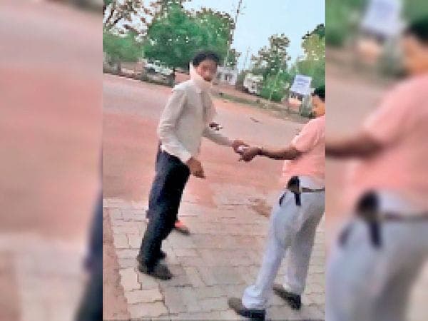 SP ने किया ASI को लाइन अटैच, फरियादी बोला रुपए भी लिए, झूठा केस भी दर्ज किया