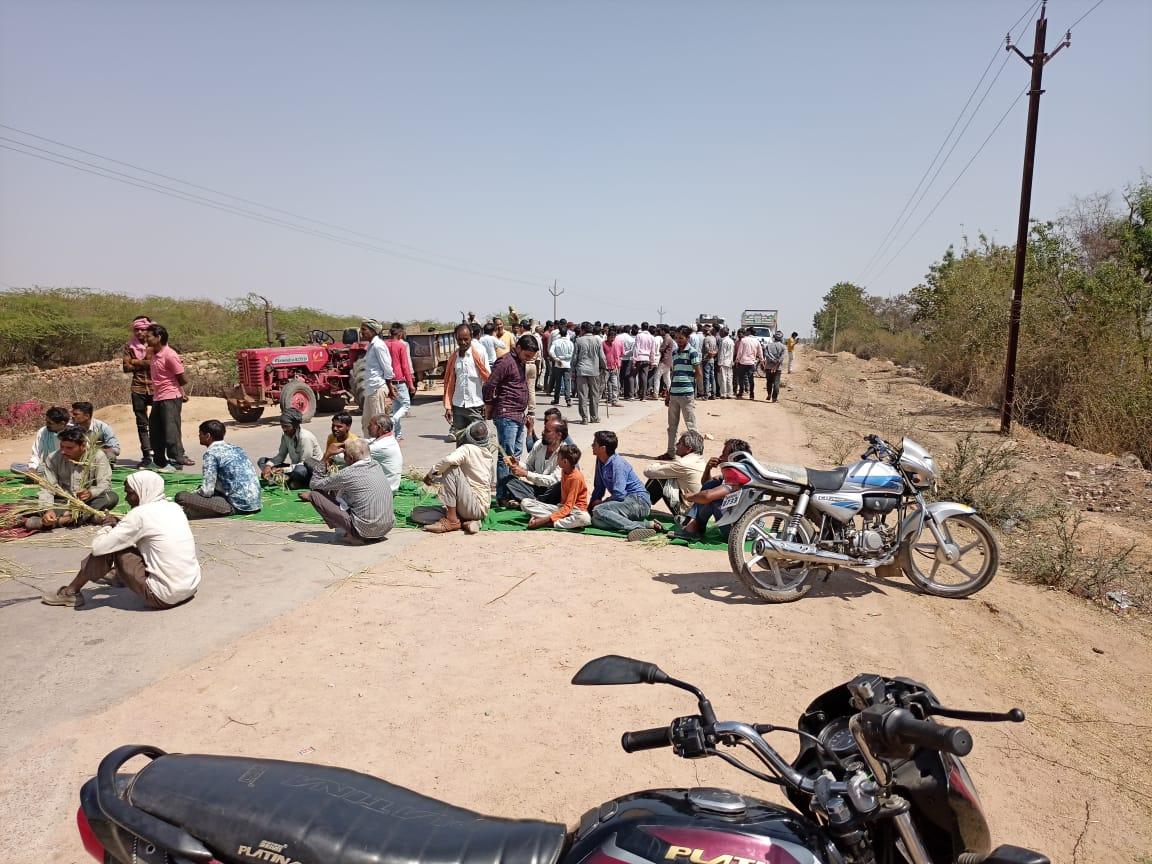 Shivpuri News: नहर में पानी ना खुलने से परेशान किसानों ने हाईवे पर किया चक्का जाम