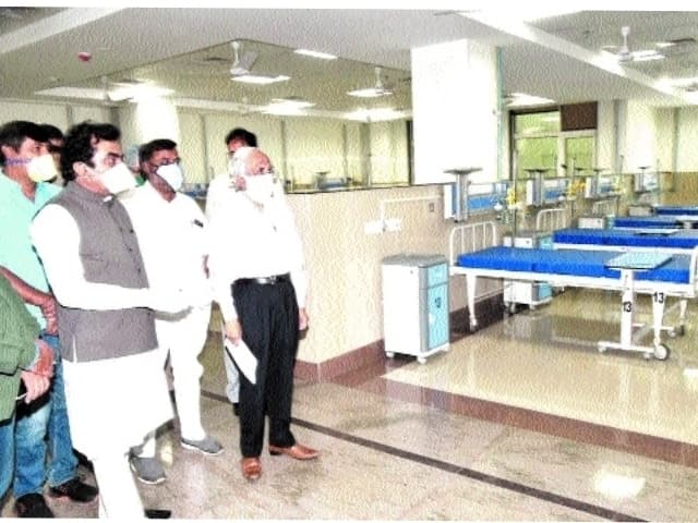 जब स्वास्थ्य अधिकारी पर भड़के बीजेपी सांसद, कहा- हिंदी समझ में नहीं आएगी