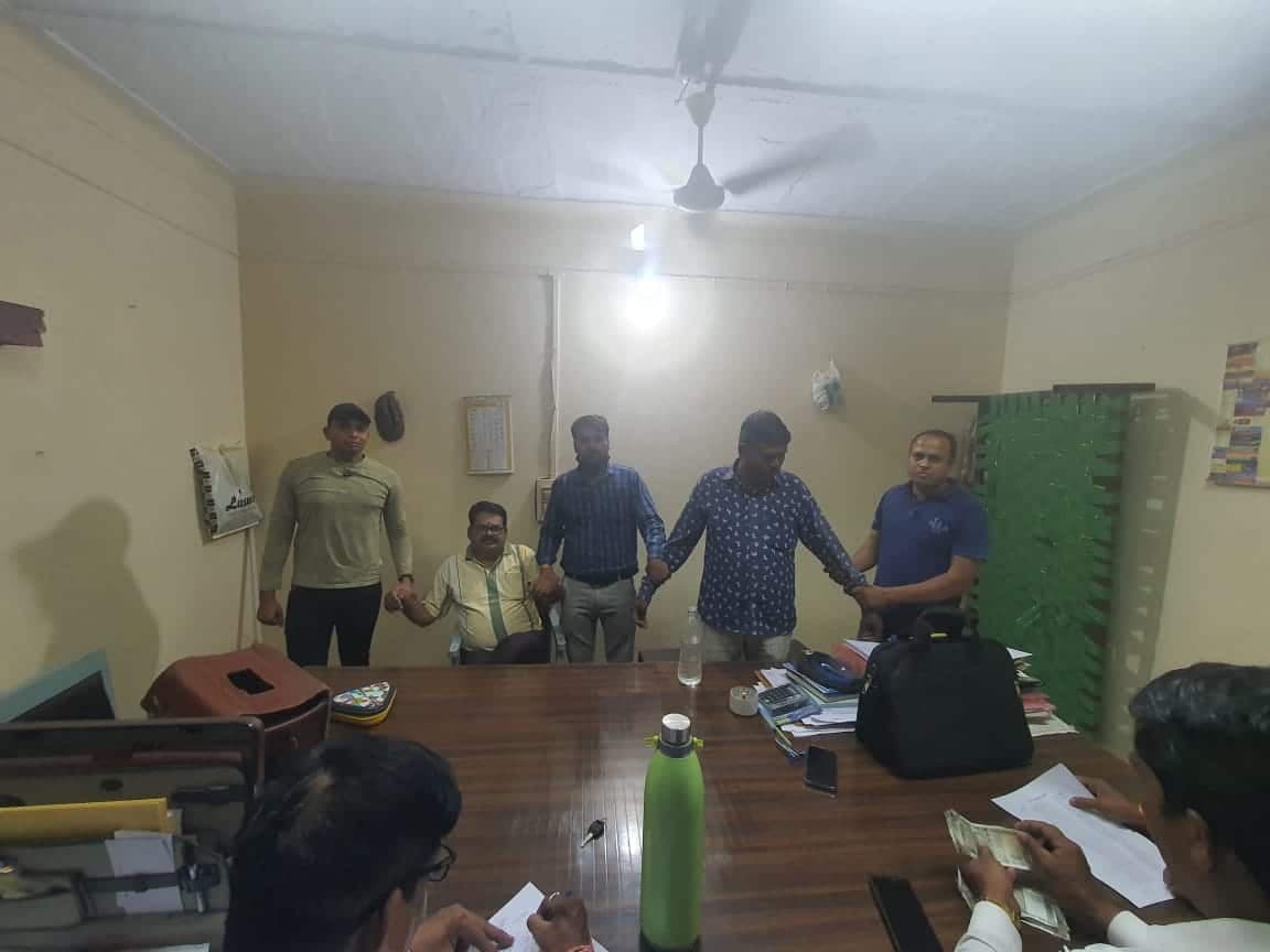 Ratlam News: 1 सप्ताह में लोकायुक्त की दूसरी बड़ी कार्रवाई, डिप्टी रेंजर रिश्वत लेते रंगे हाथ गिरफ्तार