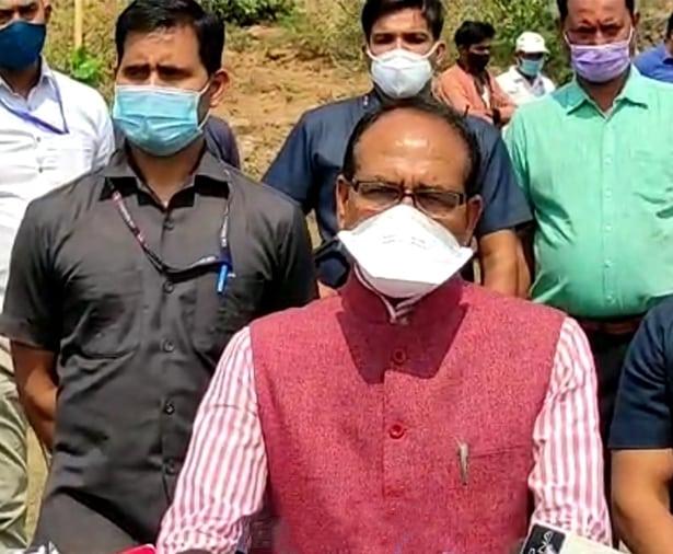 मुख्यमंत्री शिवराज सिंह चौहान का बड़ा फैसला- इस साल नहीं मनाएंगे होली