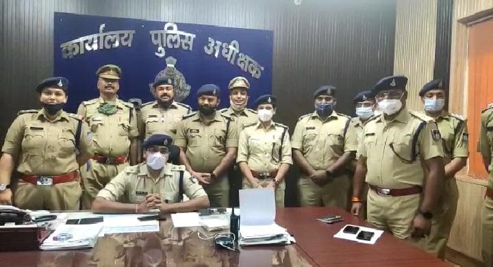 Datia News : पुलिस अधीक्षक कार्यालय में आयोजित हुई स्टार सेरेमनी