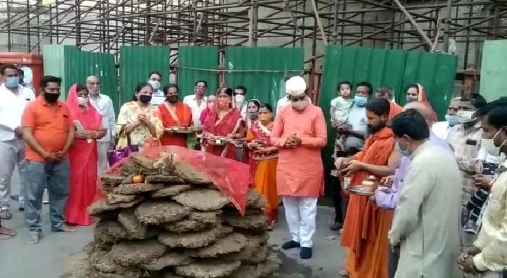 Indore में मां अहिल्या के जयकारों के साथ राजबाड़ा पर सरकारी होली का दहन, पारंपरिक और सांकेतिक जलाई गई होली