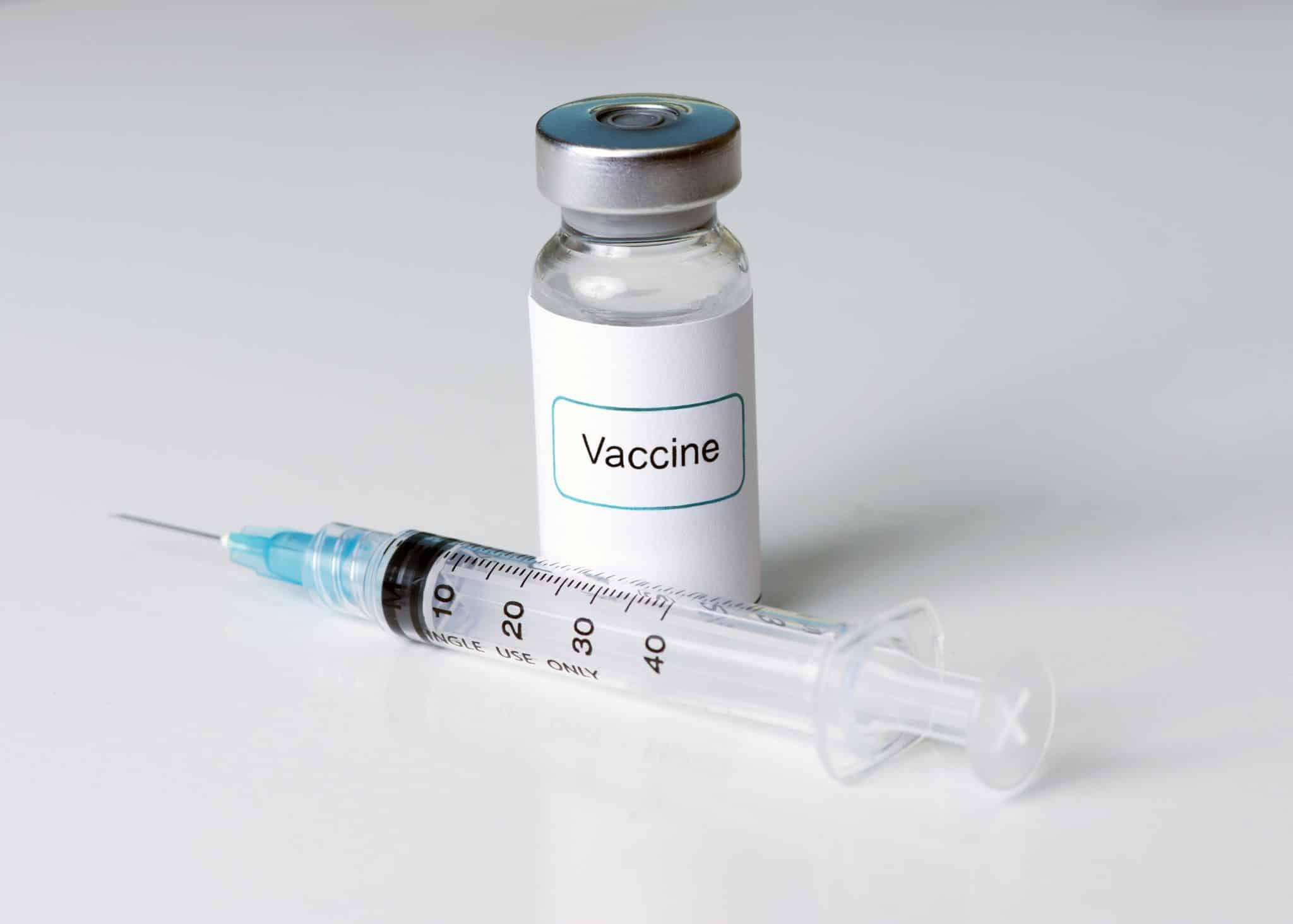 Vaccination: अप्रैल में बिना छुट्टी के हर दिन होगा टीकाकरण, बढ़ते मामलों के मद्देनजर लिया गया फैसला