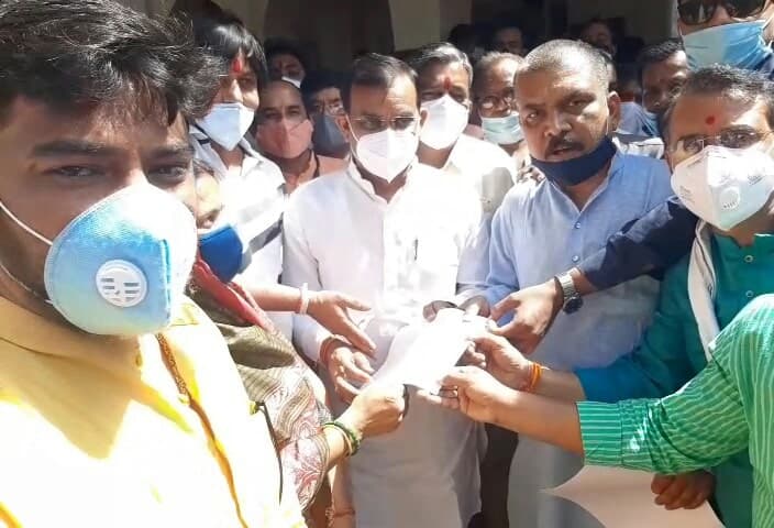 Panna News : नदी लिंक परियोजना का विरोध जारी, कांग्रेस ने वीडी शर्मा को सौंपा ज्ञापन