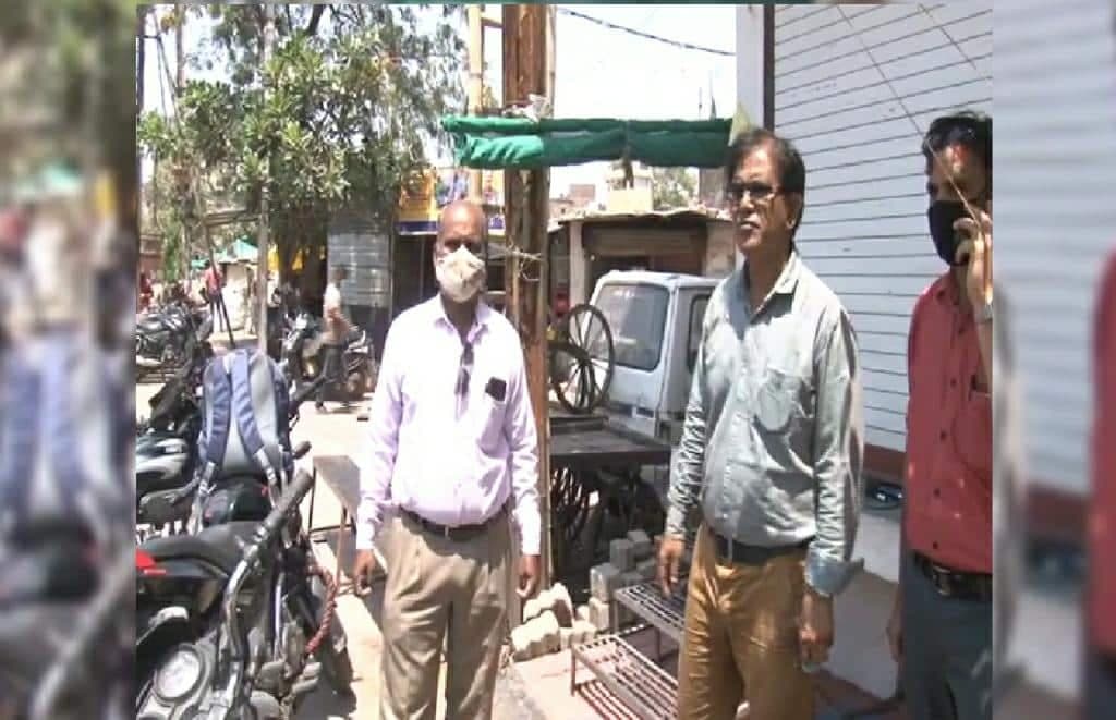 Indore में कांग्रेस के पूर्व पार्षद से मोबाइल लूट, लाइव तस्वीरे आई सामने