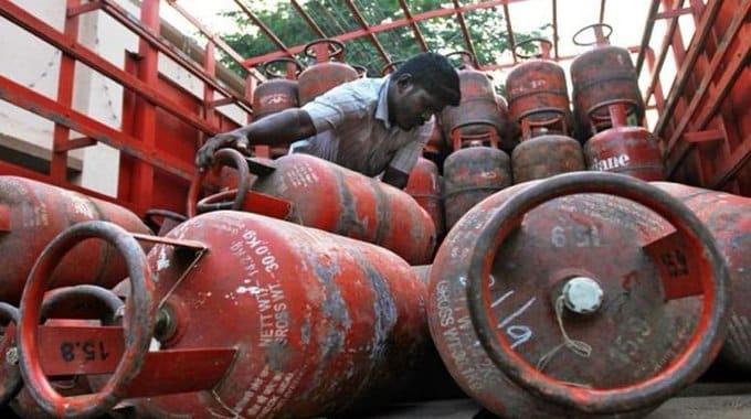 New Financial Year : नए वित्तीय वर्ष में कई नियमों में हुए बदलाव, पढ़िए खास रिपोर्ट