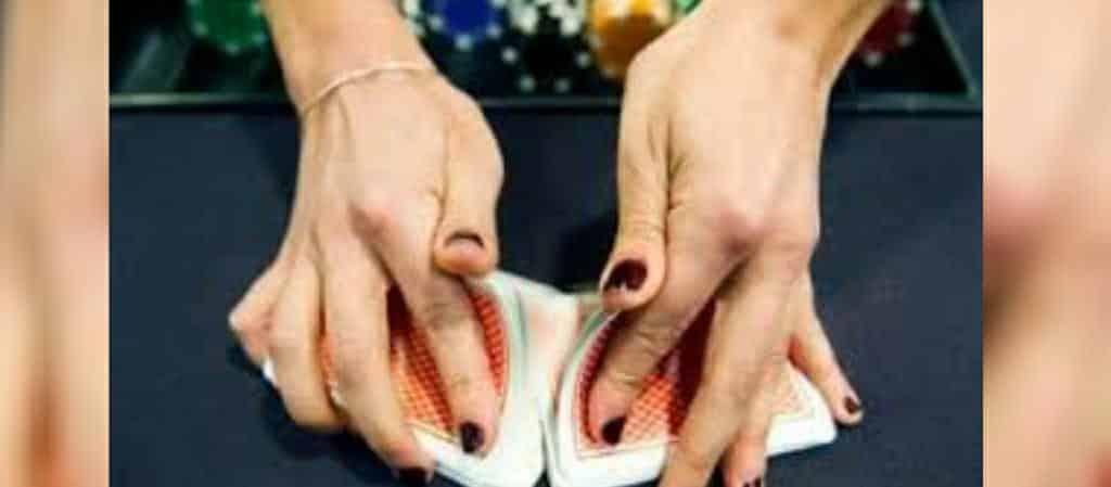इंदौर में Kitty Party की आड़ में महिलाएं खेल रही थी जुआ, पुलिस ने किया गिरफ्तार