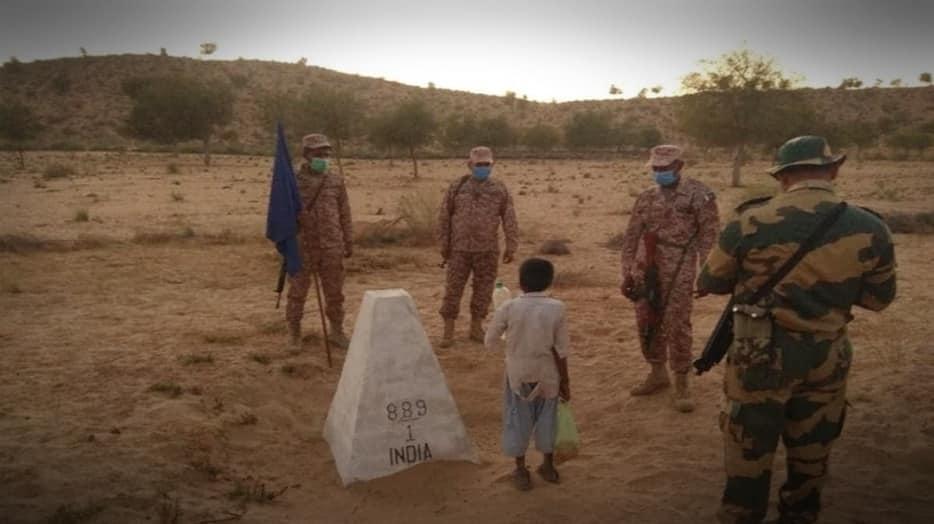 भारतीय सीमा में घुस आया पाकिस्तानी बच्चा, जवानों ने chocolate खिलाकर वापिस भेजा