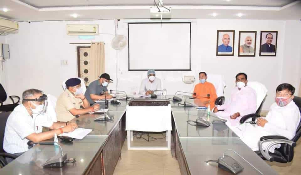 कोरोना संक्रमण को फैलने से रोकना हम सब की सामूहिक जिम्मेदारी है- सिंगरौली कलेक्टर