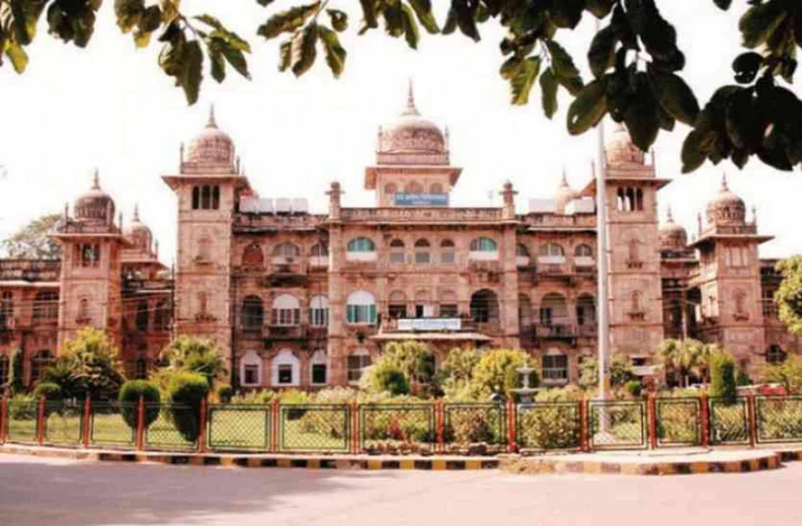 Gwalior News : जयारोग्य अस्पताल से इलाज के दौरान बंदी फरार, जेल प्रहरी निलंबित