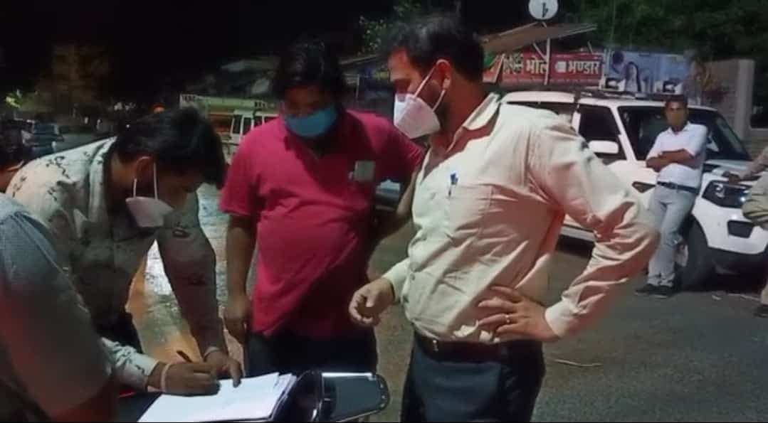 जबलपुर- छह से ज्यादा मेडिकल शॉप पर प्रशासन का छापा, दस्तावेजों की जांच