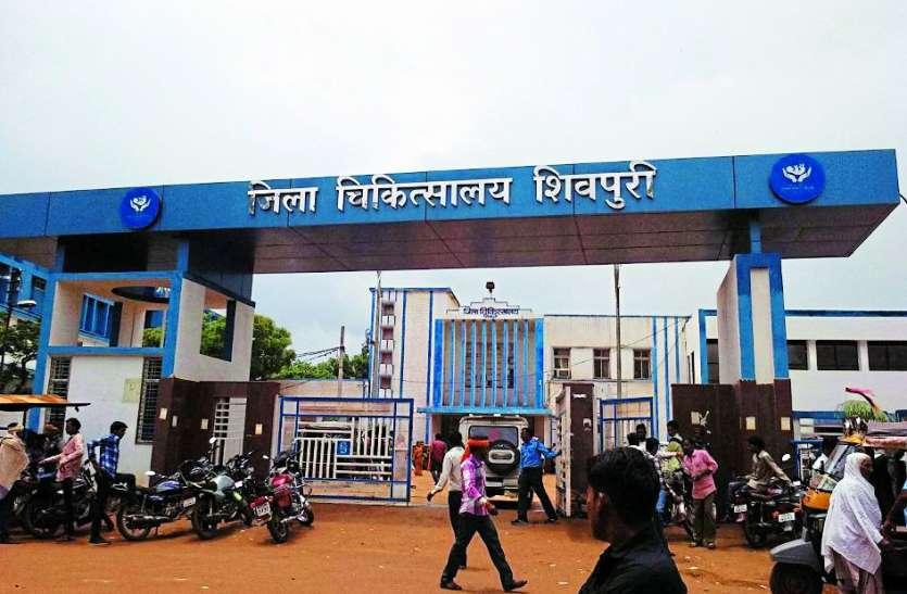 Corona की मार, ऊपर से दर्ज हो गयी एफआईआर