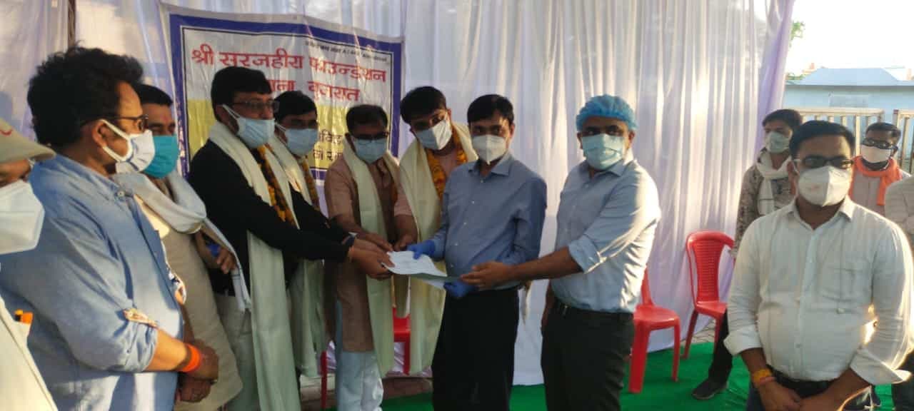 गुजरात के व्यापारी ने पेश की मिसाल, जन्मभूमि को भेजी करोड़ों की चिकित्सक सामग्री