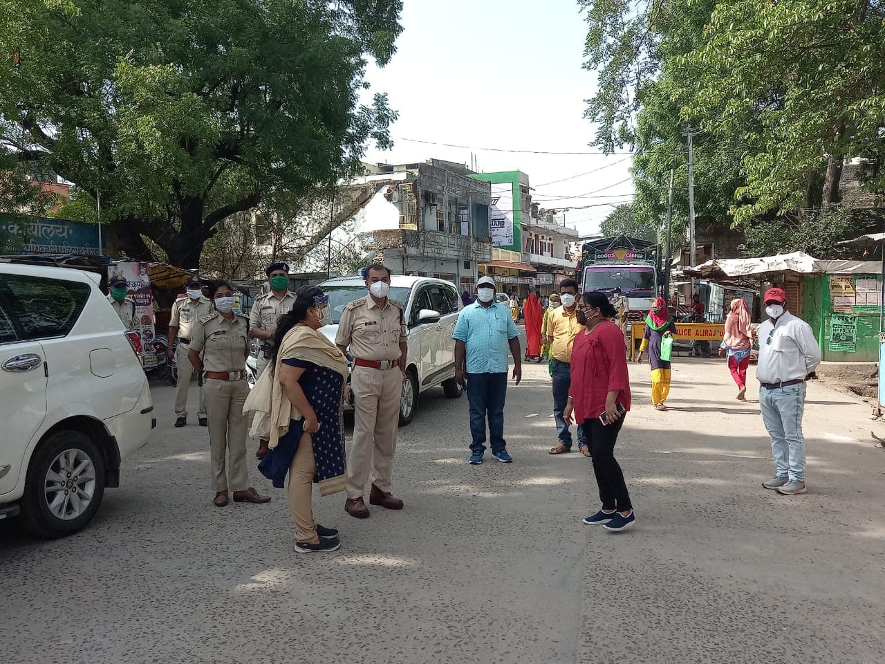 पाबंदियों के साथ अनलॉक में दुकानें खोलने की छूट, प्रशासन के निर्देश प्रोटोकॉल का पालन हो