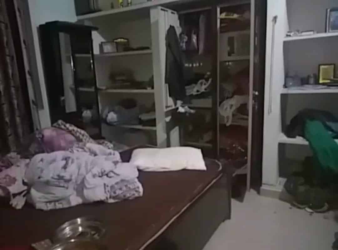 कोरोना की मार के बीच चोरों ने बनाया सूने घर को निशाना, करीब 5 लाख की चोरी