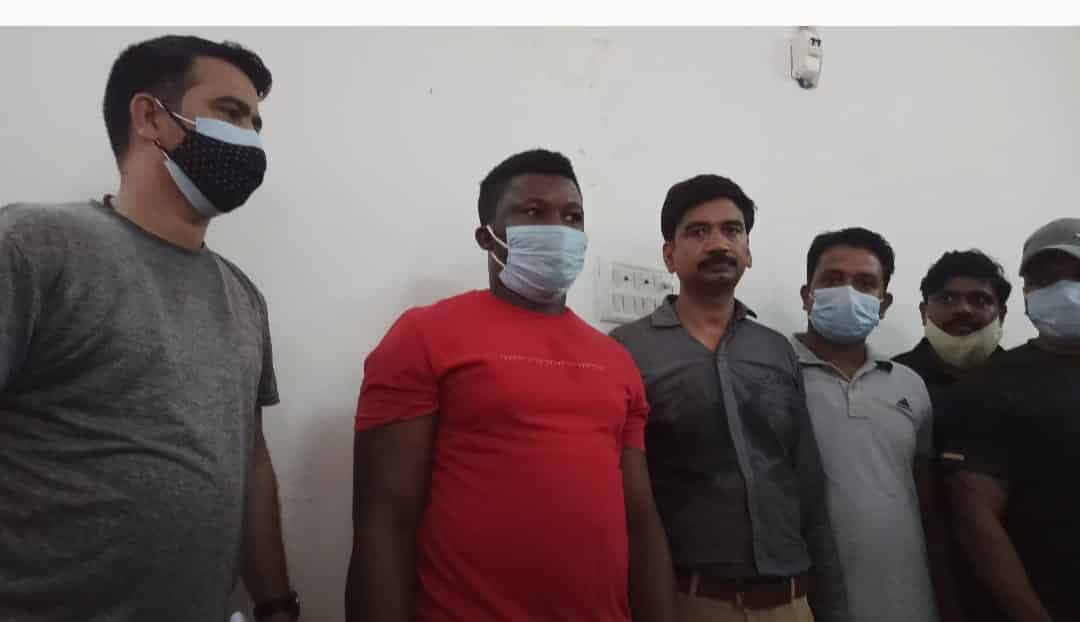 भिंड पुलिस को मिली बड़ी सफलता, नाइजीरियन युवक सहित अंतरराष्ट्रीय ठगी करने वाला गिरोह पकड़ा