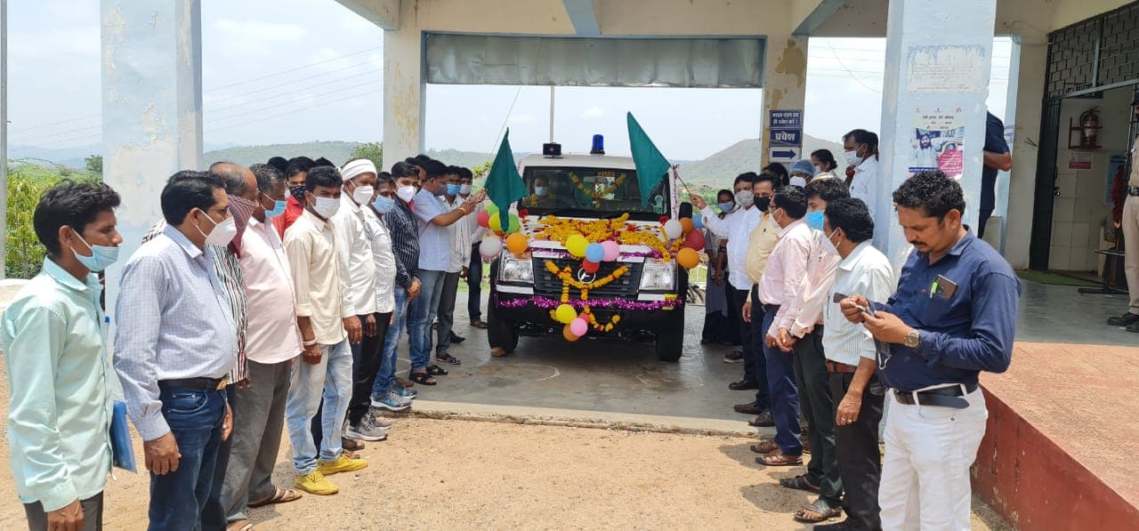 Alirajpur : विधायक मुकेश पटेल ने जनता को दी सौगात, 10 लाख रूपए की लागत वाली लाइफ सपोर्ट एंबुलेंस की भेंट