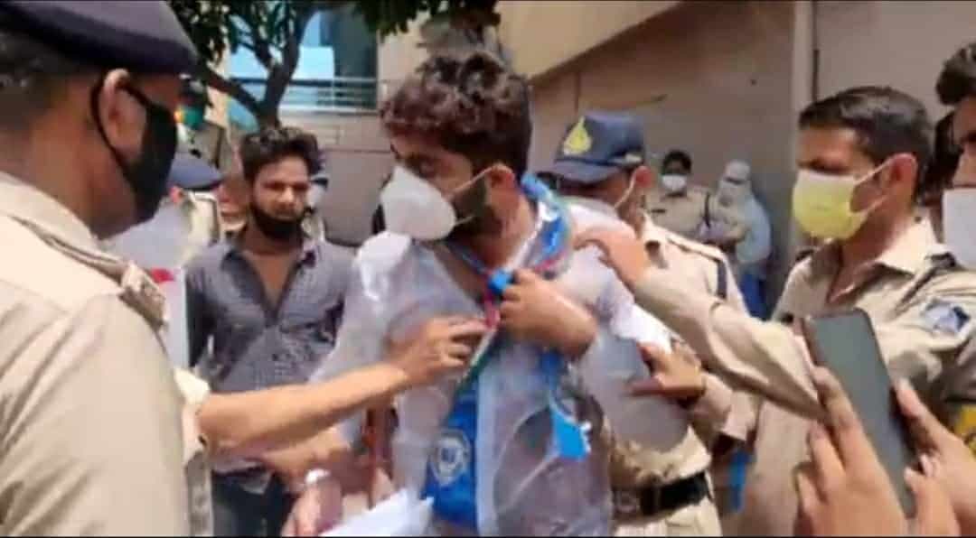 NSUI जिला अध्यक्ष ने कैरोसिन डालकर किया आत्मदाह का प्रयास, ये है कारण