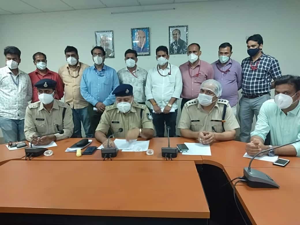 एक करोड़ रुपये से अधिक का अवैध गांजा पकड़ा, चार तस्कर गिरफ्तार