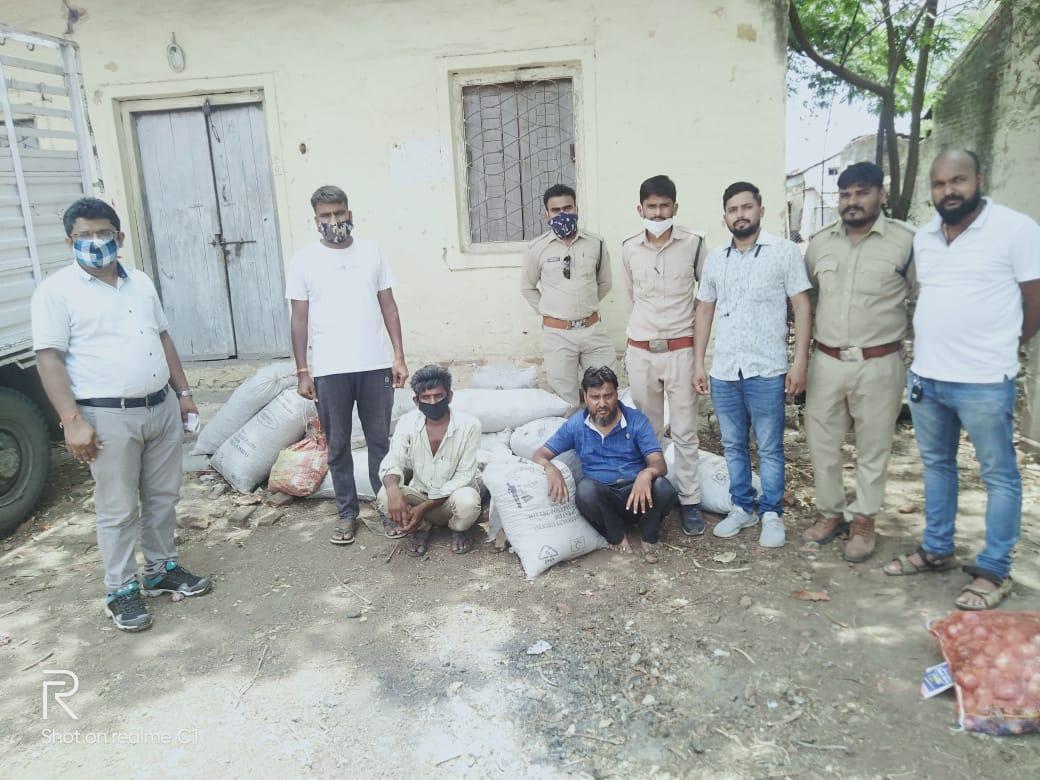 खंडवा में वन विभाग की बड़ी कार्रवाई, लाखों रुपए की सलाई गोंद के साथ तीन आरोपी गिरफ्तार