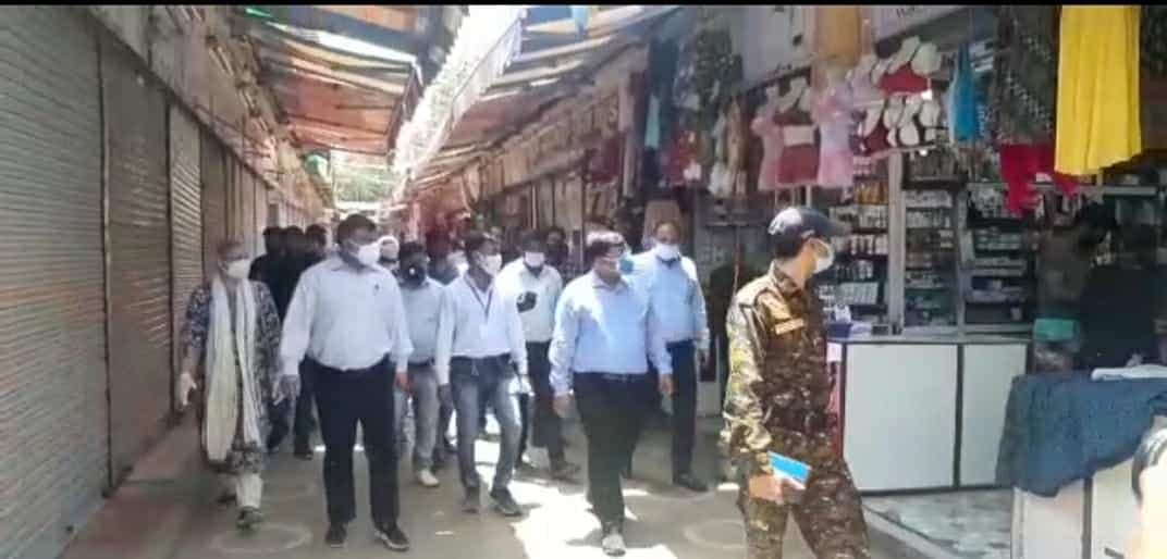अनलॉक मार्केट का पहला दिन : अधिकारी रहे राउंड पर, दुकानदारों को रहा ग्राहकों का इन्तजार