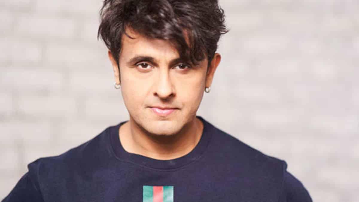 फिर चर्चाओं में Indian Idol 12, अब सोनू निगम ने दी आदित्य नारायण को यह नसीहत