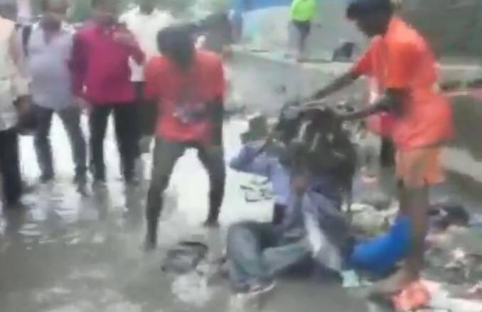 VIDEO VIRAL: ठेकेदार पर भड़के MLA- सड़क पर बैठाकर सिर पर डलवाया नाली का कचरा