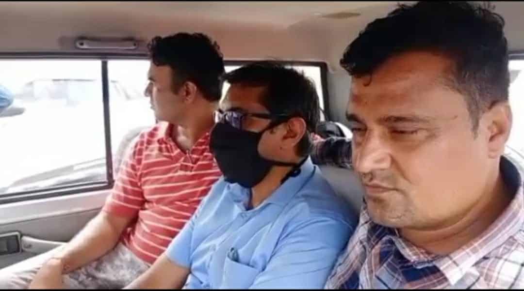 अफीम फैक्ट्री के महाप्रबंधक की गाड़ी से ACB की टीम ने पकड़ा 16 लाख से ज्यादा कैश