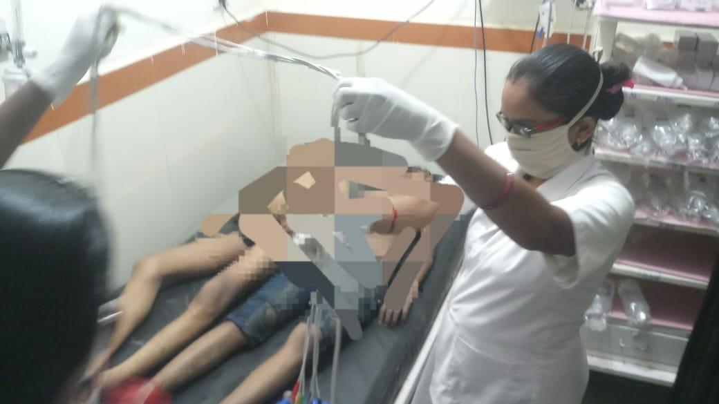 Morena News: सड़क किनारे बने गड्ढों में भरे पानी में डूबकर दो मासूमों की मौत