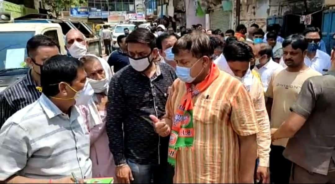 Video: गुस्से में ऊर्जा मंत्री, निरीक्षण के दौरान अधिकारियों को ऐसे लगाई फटकार