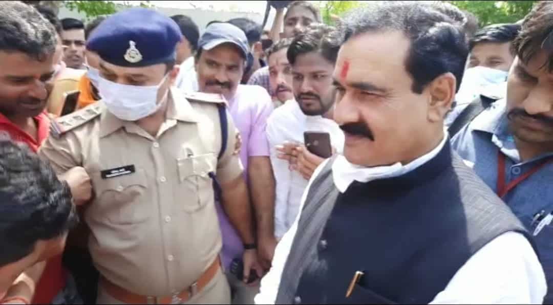 नरोत्तम मिश्रा दतिया के दो दिवसीय दौरे पर, दाह संस्कार करने वाले कोरोना योद्धाओं का किया सम्मान