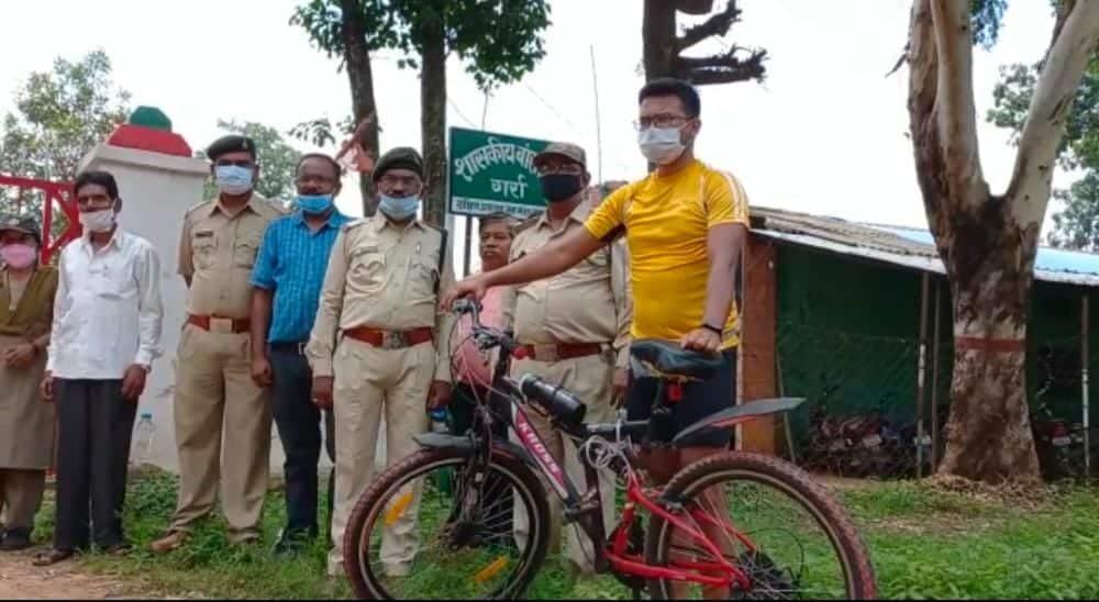 170 किमी सायकिलिंग कर प्रभार लेने बालाघाट पहुंचे प्रशिक्षु सहायक वन संरक्षक