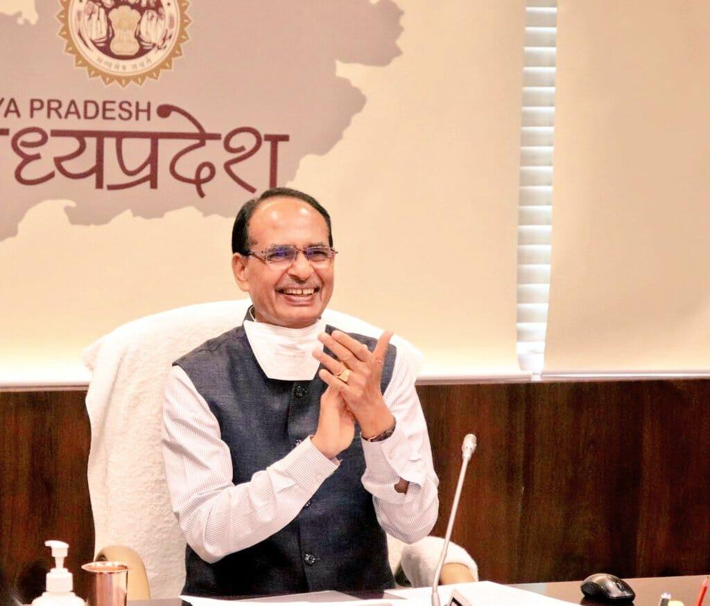 लाडली लक्ष्मी योजना के तहत सीएम शिवराज ने किया 27.90 करोड़ छात्रवृत्ति राशि का अंतरण