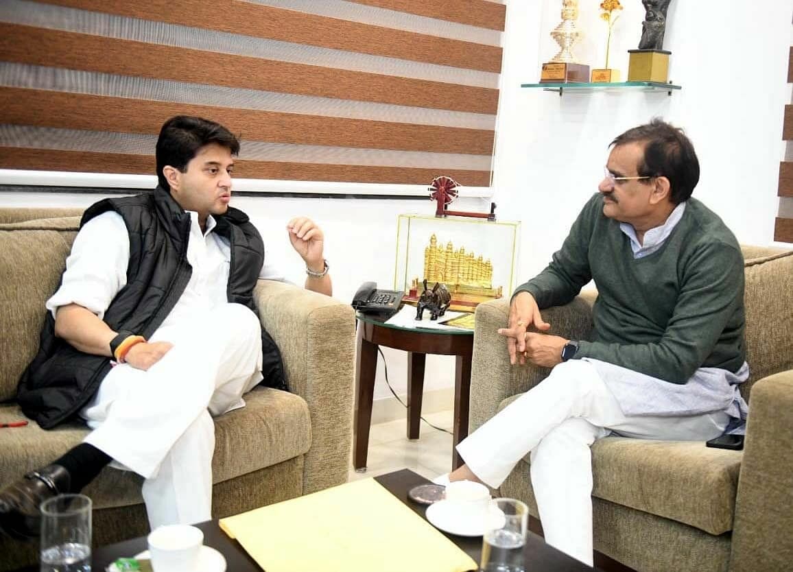 वीडी शर्मा की केंद्रीय मंत्री Scindia से बड़ी मांग, ज्योतिरादित्य जल्द देंगे MP को नया तोहफा!