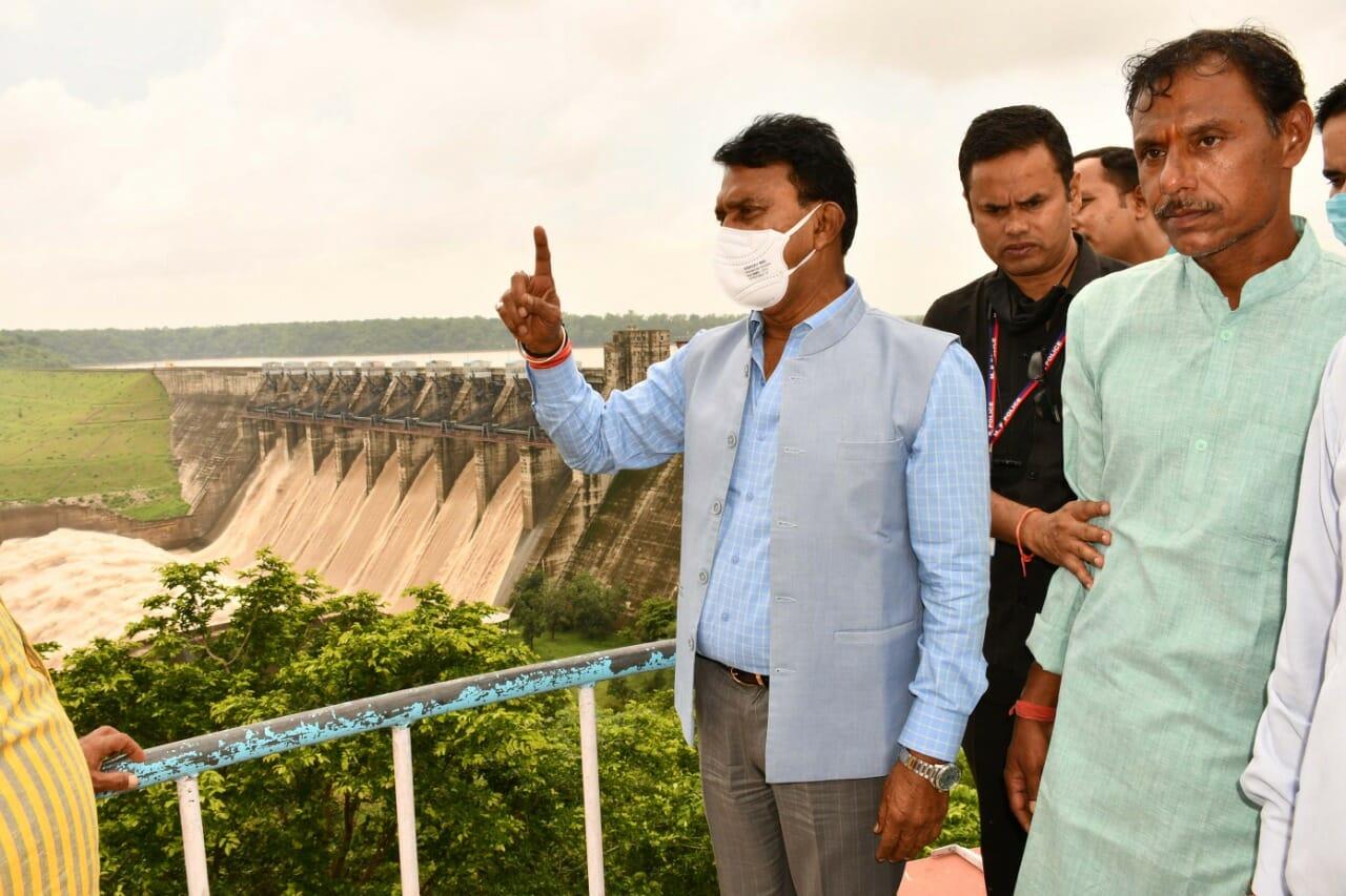 जल संसाधन मंत्री सिलावट ने किया मड़ीखेड़ा बांध का आकस्मिक निरीक्षण, 24 घंटे निगरानी के निर्देश