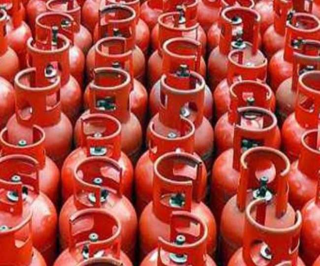 महंगाई डायन खाए जात है: फिर बढ़े सिलेंडर के दाम