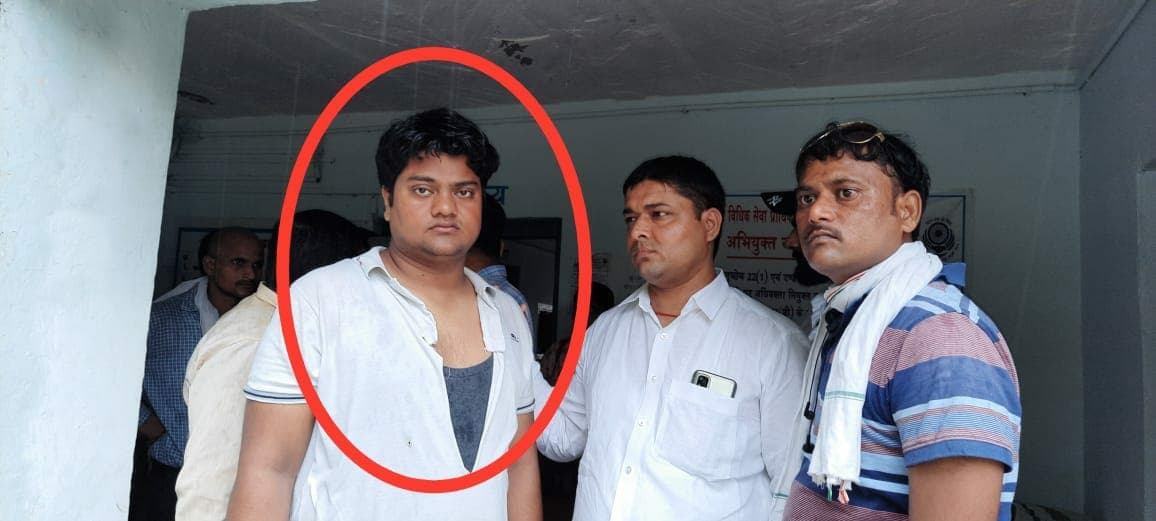 Bhind News : गांव खाली कराने का आदेश देना पटवारी को पड़ा भारी, ग्रामीणों ने जमकर की मारपीट, मामला दर्ज