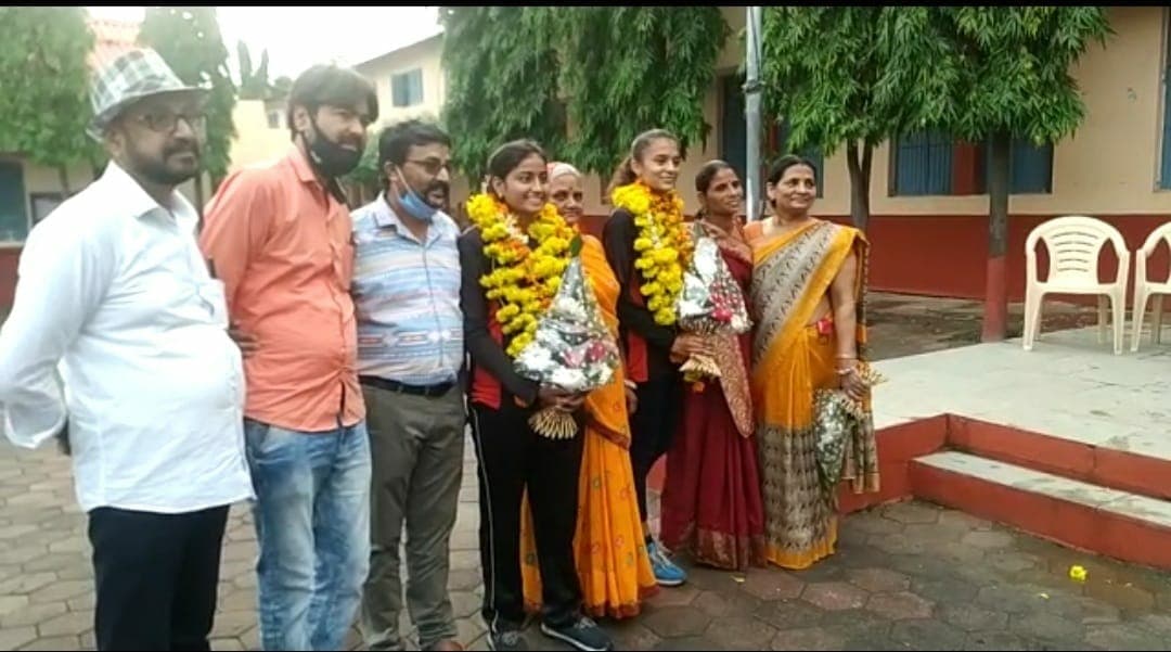 भुवनेश्वर में आयोजित होने वाले ‘रग्बी इण्डिया कैम्प’ के लिए देवास की दो बेटियों का हुआ चयन